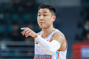 媒體人：高詩(shī)巖已回山東和全隊(duì)一起訓(xùn)練 個(gè)人加練投籃 三分6連中