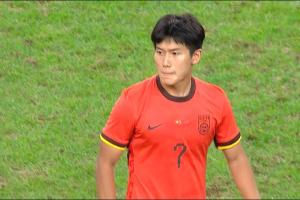 媒體人：U22國(guó)足雖然三場(chǎng)比賽難看了點(diǎn)，但也比西安草皮拿得出手