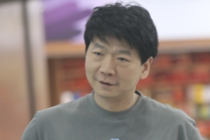 主教練正在熱身！邱彪在訓(xùn)練時(shí)手感依舊 連中5記三分