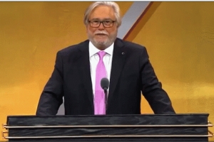 熱火老板調(diào)侃老詹經(jīng)典言論：10年組三巨頭后知道能奪冠 Not1 Not2