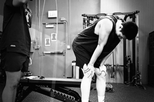 打磨技術(shù)！胡明軒社媒曬在美國特訓(xùn)圖片