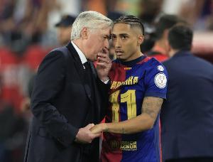 每體：安帥對(duì)皇馬巴薩球員采用雙重標(biāo)準(zhǔn)，拉菲參加了無(wú)意義的比賽