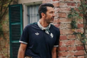 尤文圖斯三客，布馮真是行走的衣架啊