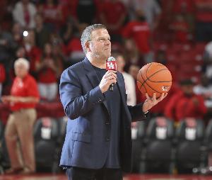 火箭老板：17年22億收購(gòu)火箭嚇?biāo)牢伊?現(xiàn)在火箭值50億我睡得賊香