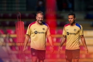 世體：蒂亞戈還沒在巴薩正式開始工作，在與俱樂部敲定合同細節(jié)