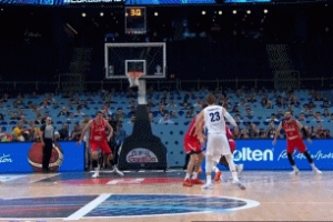 一黑到底？芬蘭首節(jié)28-15領(lǐng)先格魯吉亞13分 揚(yáng)圖寧命中壓哨三分