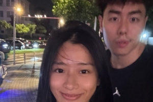 鉆戒閃閃發(fā)亮！李添榮愛人更新社媒 曬出多張近照