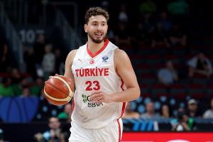 真起飛??申京7戰(zhàn)7勝7次獲評(píng)單場(chǎng)最佳 歐錦賽場(chǎng)均21.6+10.9+7.1