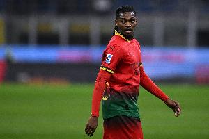 米蘭跟隊(duì)：萊奧仍感到小腿不適，出戰(zhàn)博洛尼亞可能性不大