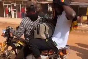 師傅機(jī)場(chǎng)去不??奧納納曬自己坐摩的視頻，將飛往土耳其完成轉(zhuǎn)會(huì)