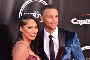 庫(kù)嫂曾以為庫(kù)里會(huì)當(dāng)高中教練 夸梅：年薪最高12萬美元 你會(huì)愛嗎？