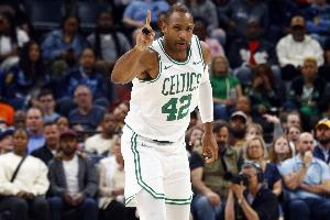 還沒搞定庫明加！隊記：霍福德和其他老將正悄悄要勇士的明確答復(fù)