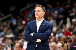 美記：尼克斯將聘請圣約瑟夫大學(xué)主帥比利-蘭格加入其教練團(tuán)隊