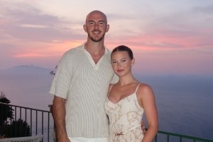 這就是女生想要的蜜月旅行！卡魯索妻子曬蜜月照：歐洲各國游玩