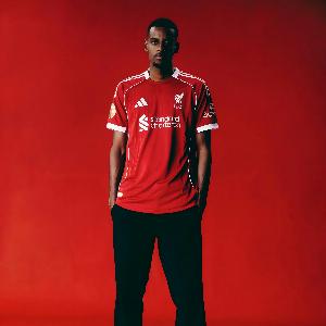 回聲報：弗林蓬恢復訓練伊薩克首次參加合練，巴伊切蒂奇草地訓練