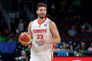 馬?。荷昃┻M化讓火箭進入新的高度 他在實戰(zhàn)的傳球讓我眼前一亮