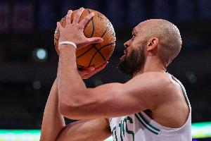 懷特：庫(kù)里曾鼓勵(lì)我多投 這讓我變成場(chǎng)均出手10個(gè)三分的球員