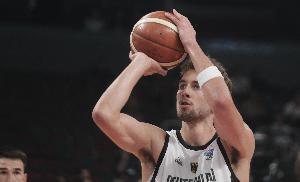 殺傷力十足！小瓦格納半場(chǎng)7中3貢獻(xiàn)15分 罰球10中9