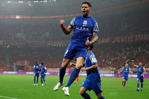 鹿死誰手？申花中超對陣泰山三連勝，泰山聯(lián)賽近4場全勝&轟14球