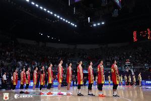 余嘉豪：這屆亞洲杯男籃私交很好&很團(tuán)結(jié) 12個(gè)人都明白自己的定位