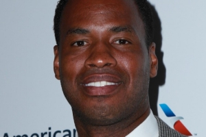 美記：NBA退役老將&聯(lián)盟大使杰森-科林斯正在接受腦腫瘤治療