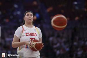 亞洲杯場均14分鐘15.6分！媒體人：山東女籃以不菲代價簽下張子宇