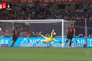 離譜??法鷹門將準烏龍+目送，格里馬爾多兩任意球助藥廠首勝