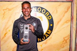 下一站豪門？42歲范佩西當選荷甲月最佳主帥，3戰(zhàn)全勝領跑積分榜