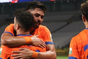 瓦神！泰山外援馬德魯加社媒祝賀瓦科戴帽：多么精彩的表現(xiàn)！