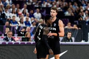 席爾瓦：施羅德和小瓦很無私&展現(xiàn)極強領(lǐng)導(dǎo)力 他們讓隊友輕松融入