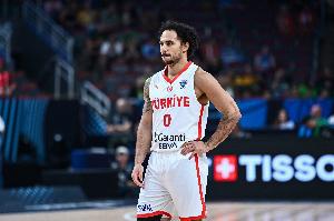 穩(wěn)健控場！拉金8中5貢獻(xiàn)14分5助僅1失誤 正負(fù)值+21