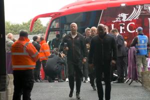 無緣首秀?多名記者：伊薩克未隨利物浦抵達(dá)伯恩利客場(chǎng)