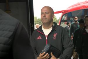 斯洛特解釋伊薩克缺席：他應該先正規(guī)訓練一周，戰(zhàn)馬競保證進名單