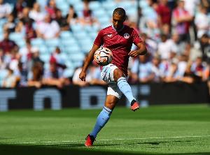 跟隊(duì)：蒂萊曼斯感到小腿肌肉疼痛因此半場(chǎng)被換下 周日將接受檢查