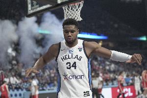 差距較大！希臘全隊半場罰球20中13 芬蘭全隊罰球僅6中4