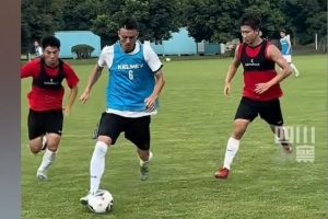 卷起來了！“川超”成都隊今日與成都蓉城B隊進(jìn)行了熱身賽