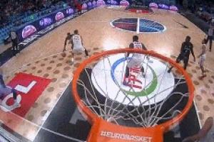 施羅德上籃被博納釘板大帽&裁判吹干擾球 土耳其挑戰(zhàn)成功&是好帽