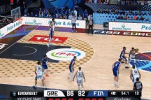 殺死比賽??？字母哥三分線外大跨步突破 擰身挑籃打成2+1！