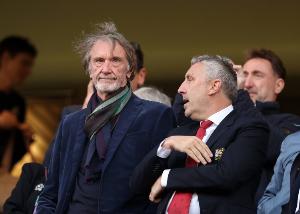 郵報：熱刺就贊助糾紛反訴英力士，認為對方無權終止贊助要求賠錢