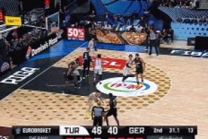 攻防都靠你！施羅德傳球失誤被反擊 小瓦格納送追身大帽彌補(bǔ)！