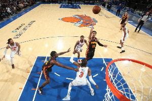 深入基層！特雷-楊：我在紐約溜達時得到了很多喜愛