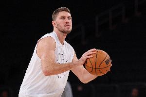 隊(duì)記：尼克斯正在考慮在訓(xùn)練營(yíng)開(kāi)始前簽回老將射手馬特-瑞安