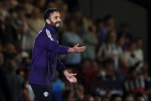 評論員：阿莫林的話是在主動求下課，既然堅持體系就得踢出穩(wěn)定性