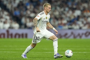 18歲零33天！馬斯坦托諾成為皇馬歐冠比賽最年輕的首發(fā)球員