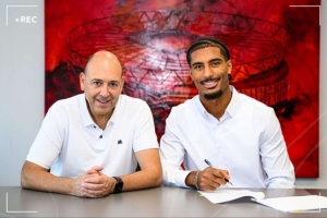 德媒：巴代表現(xiàn)出色并展現(xiàn)出領(lǐng)袖能力，獲得高層主帥隊友一致稱贊