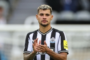 吉馬良斯選世界最佳球員無視伊薩克，遭球迷調(diào)侃：有人酸了??