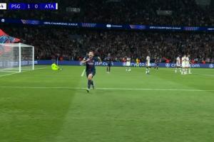 一腳重炮！克瓦拉茨赫利亞禁區(qū)線附近抽射破門，巴黎2-0領(lǐng)先！