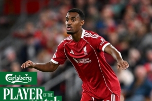 送出助攻+7次對(duì)抗成功！赫拉芬貝赫當(dāng)選本場(chǎng)利物浦隊(duì)內(nèi)最佳球員