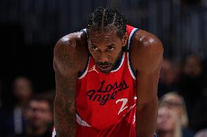 美記：快船球員們都很喜歡并欽佩小卡 他的努力專注自律廣受稱贊