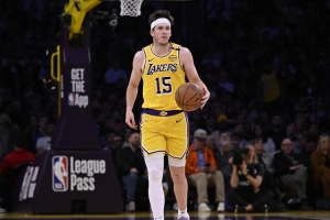 記者談馬刺關(guān)注里夫斯：他們有太多后衛(wèi) 得做一些交易才能說(shuō)得通